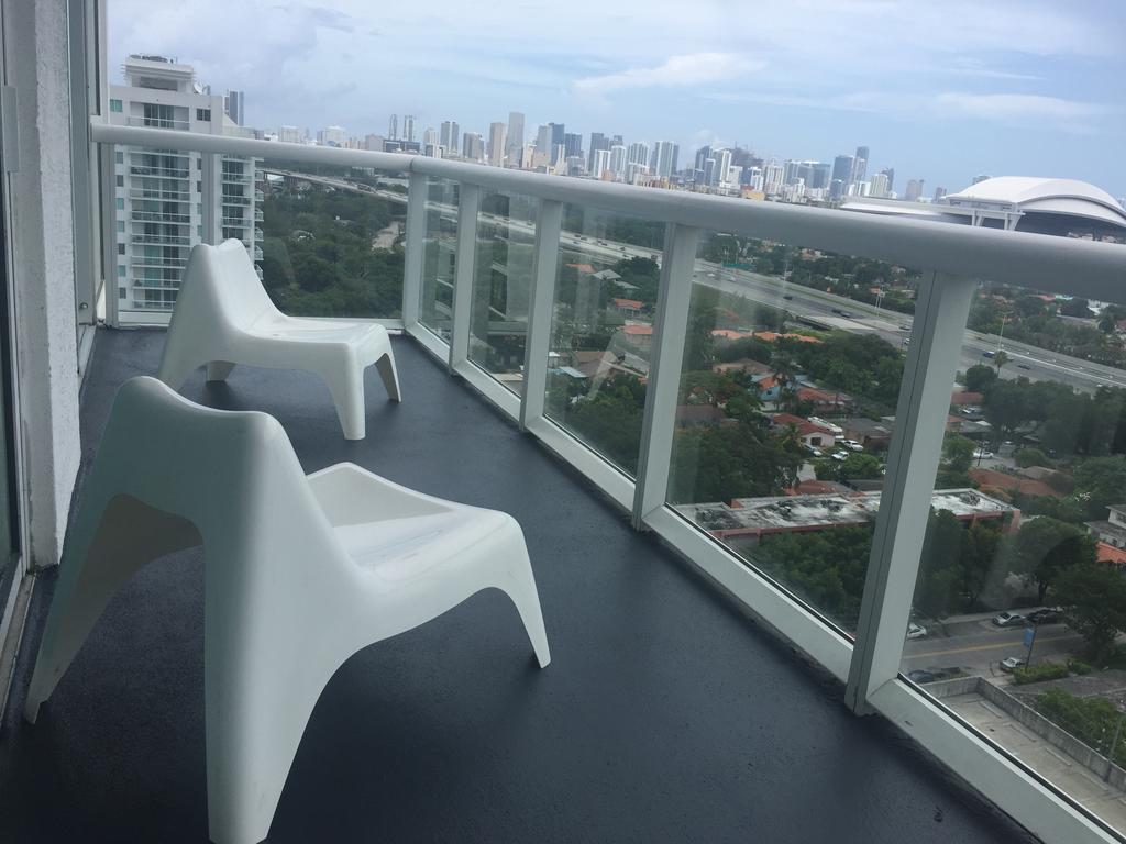 Lyx Suites By The Miami River Eksteriør billede